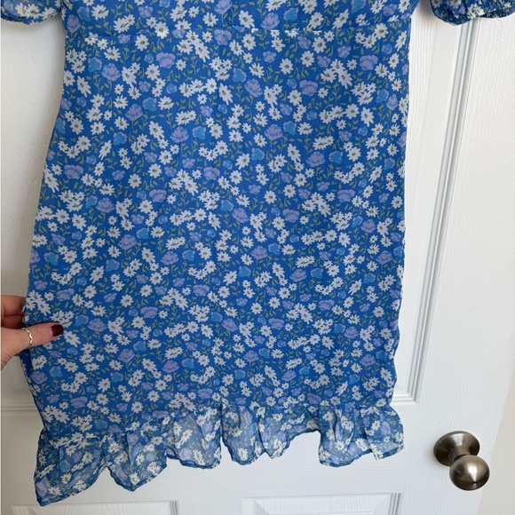NA-KD frill detail mini dress in blue floral print - Picture 8 of 13